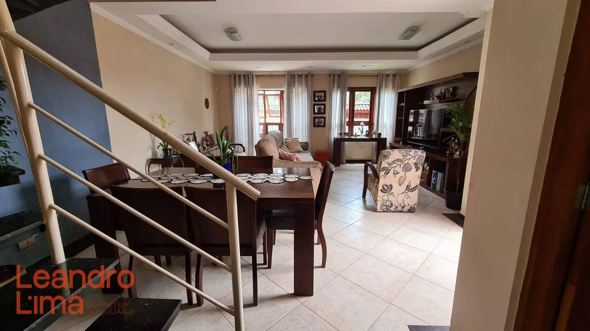 Foto 3 de Casa com 4 quartos à venda, 131m2 em Vila Moreira, Guarulhos - SP