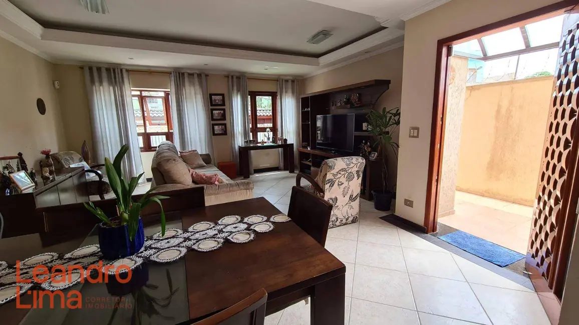 Foto 2 de Casa com 4 quartos à venda, 131m2 em Vila Moreira, Guarulhos - SP