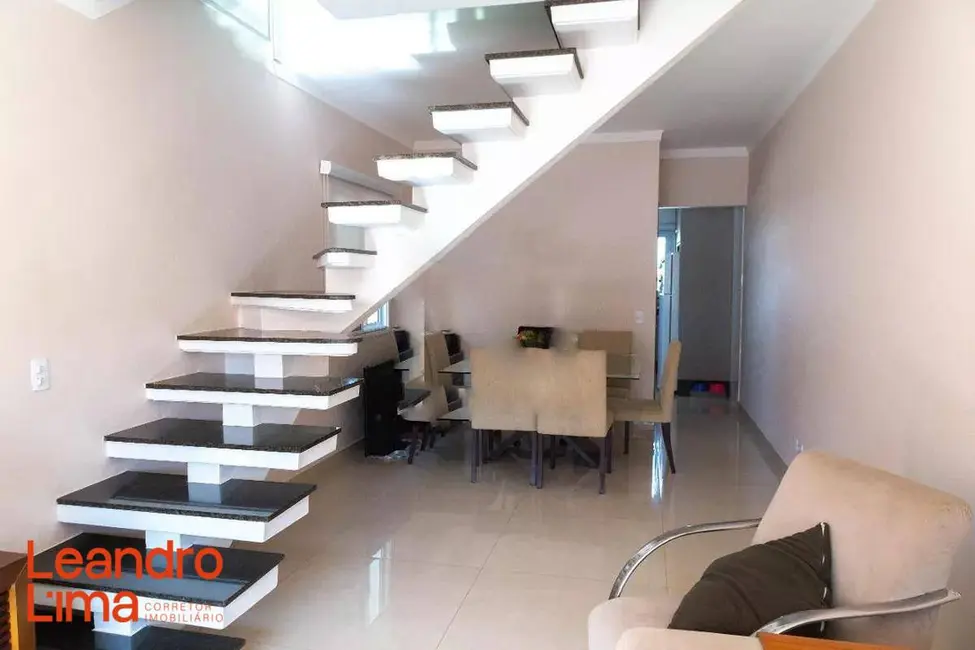 Foto 5 de Casa com 3 quartos à venda, 125m2 em Jardim Rizzo, Guarulhos - SP
