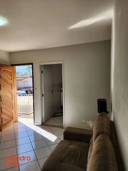 Casa com 2 quartos à venda em Vila São João Batista, Guarulhos - SP - imagem 1 Foto 1 de Casa com 2 quartos à venda em Vila São João Batista, Guarulhos - SP