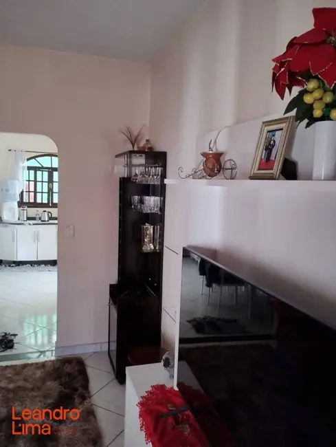 Foto 8 de Casa com 3 quartos à venda, 250m2 em Jardim Presidente Dutra, Guarulhos - SP