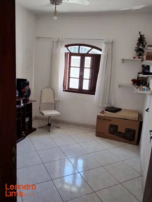 Foto 6 de Casa com 3 quartos à venda, 250m2 em Jardim Presidente Dutra, Guarulhos - SP