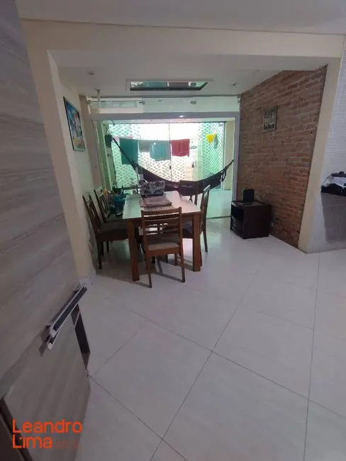Casa com 2 quartos à venda, 125m2 em Jardim Santa Maria, Guarulhos - SP - imagem 2 Foto 2 de Casa com 2 quartos à venda, 125m2 em Jardim Santa Maria, Guarulhos - SP