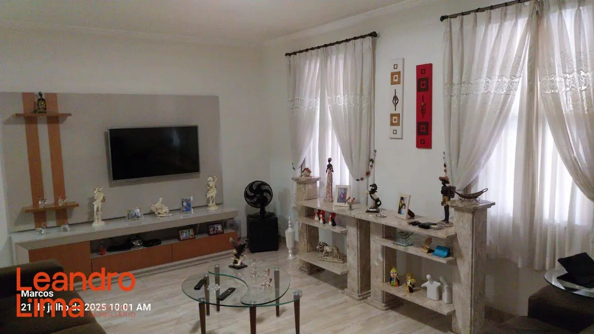 Casa com 2 quartos à venda, 185m2 em Jardim Jovaia, Guarulhos - SP - imagem 3 Foto 3 de Casa com 2 quartos à venda, 185m2 em Jardim Jovaia, Guarulhos - SP