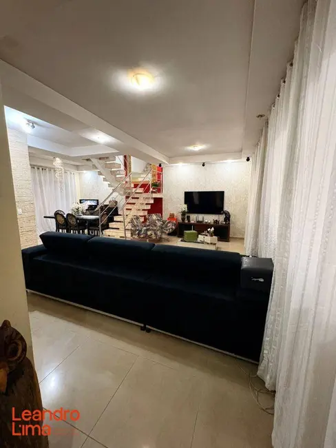 Foto 3 de Casa com 3 quartos à venda, 260m2 em Cidade Maia, Guarulhos - SP