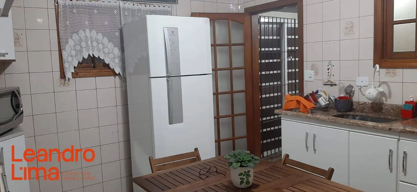 Foto 9 de Casa com 3 quartos à venda, 132m2 em Parque Continental II, Guarulhos - SP