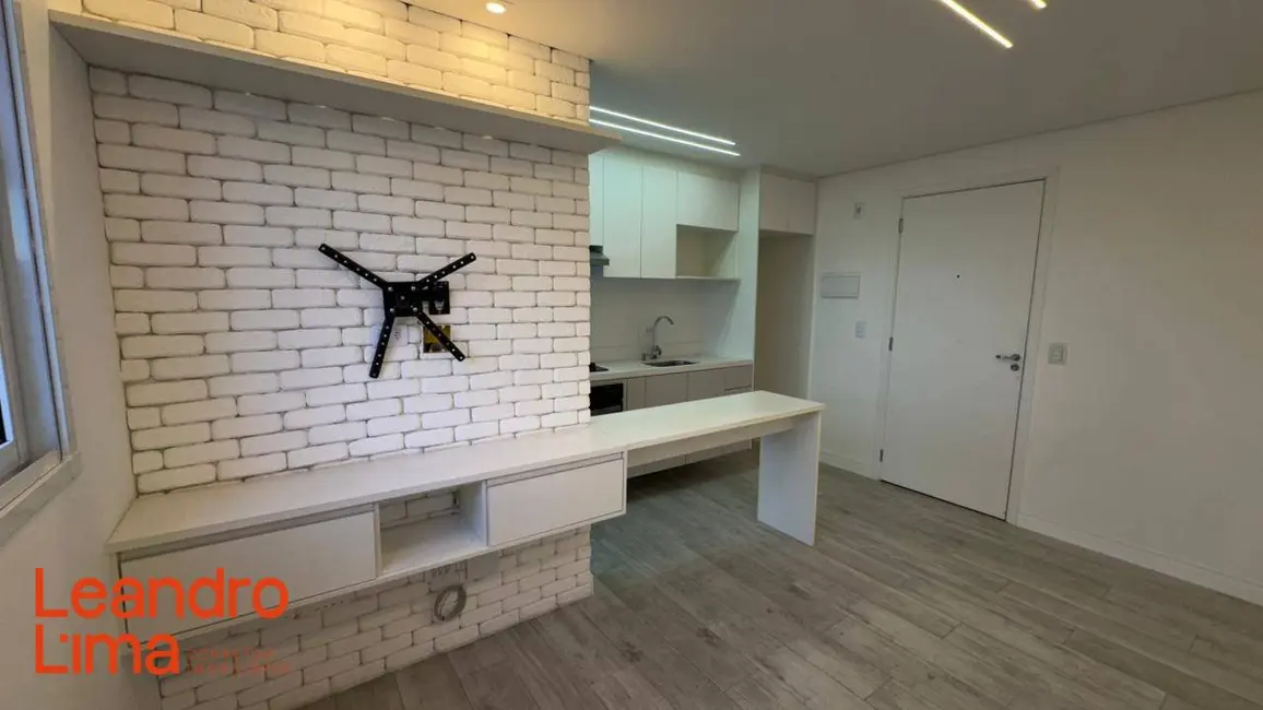 Foto 3 de Apartamento com 2 quartos para alugar, 38m2 em Vila Galvão, Guarulhos - SP