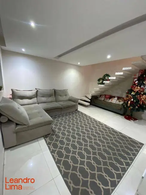 Foto 2 de Casa com 3 quartos à venda, 66m2 em Vila Zamataro, Guarulhos - SP