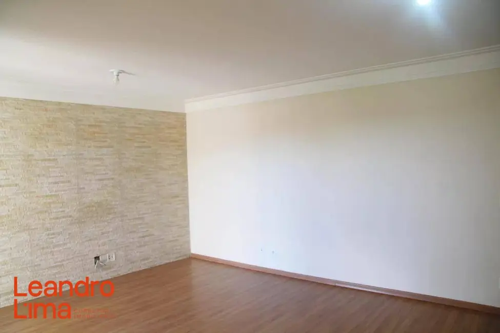 Foto 5 de Apartamento com 3 quartos à venda, 76m2 em Jardim Nova Taboão, Guarulhos - SP