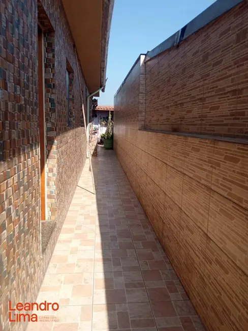 Casa com 2 quartos à venda, 126m2 em Jardim Monte Carmelo, Guarulhos - SP - imagem 4 Foto 4 de Casa com 2 quartos à venda, 126m2 em Jardim Monte Carmelo, Guarulhos - SP