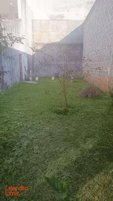 Casa com 2 quartos à venda, 250m2 em Jardim Rosa de Franca, Guarulhos - SP - imagem 3 Foto 3 de Casa com 2 quartos à venda, 250m2 em Jardim Rosa de Franca, Guarulhos - SP