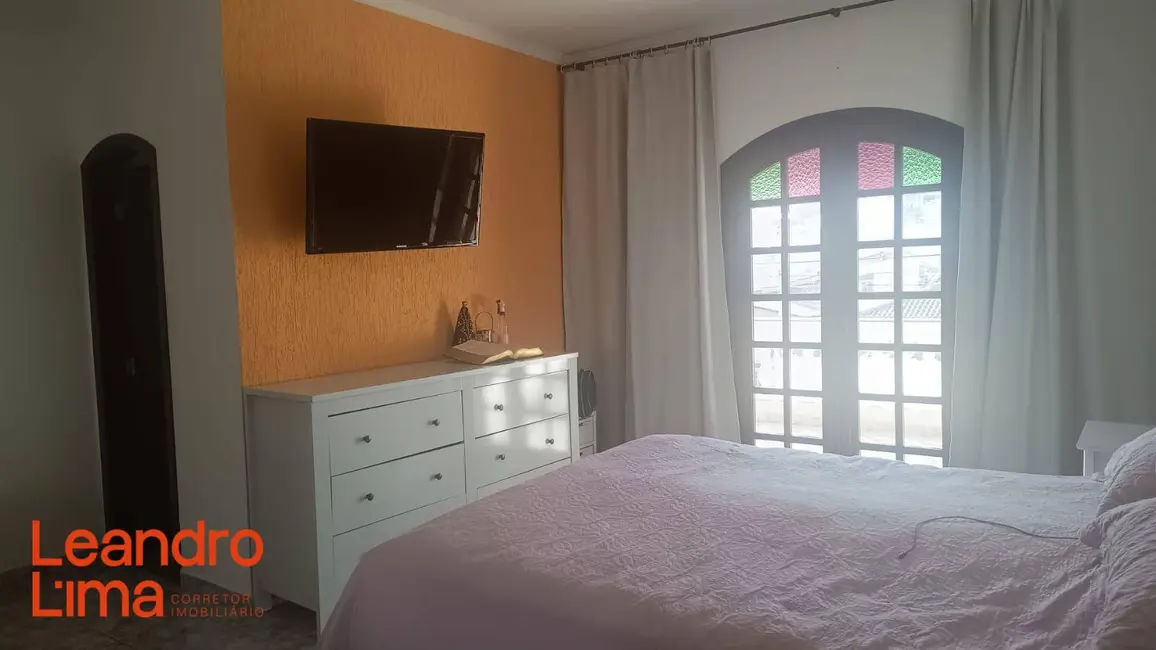 Casa com 2 quartos à venda, 250m2 em Jardim Rosa de Franca, Guarulhos - SP - imagem 9 Foto 9 de Casa com 2 quartos à venda, 250m2 em Jardim Rosa de Franca, Guarulhos - SP