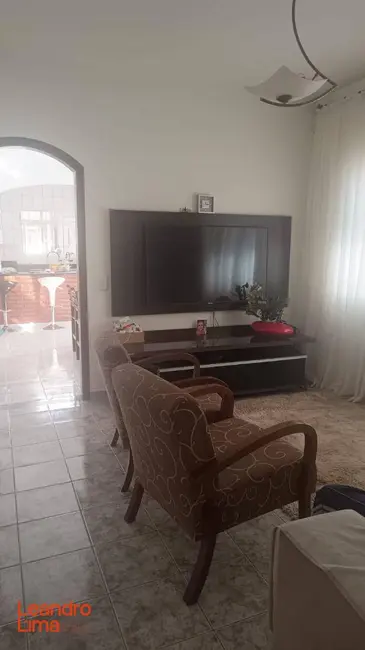 Casa com 2 quartos à venda, 250m2 em Jardim Rosa de Franca, Guarulhos - SP - imagem 6 Foto 6 de Casa com 2 quartos à venda, 250m2 em Jardim Rosa de Franca, Guarulhos - SP