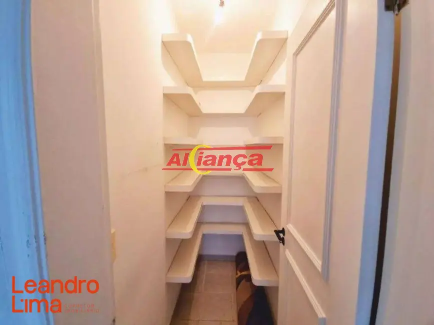 Foto 2 de Apartamento com 3 quartos para alugar, 134m2 em Vila Galvão, Guarulhos - SP
