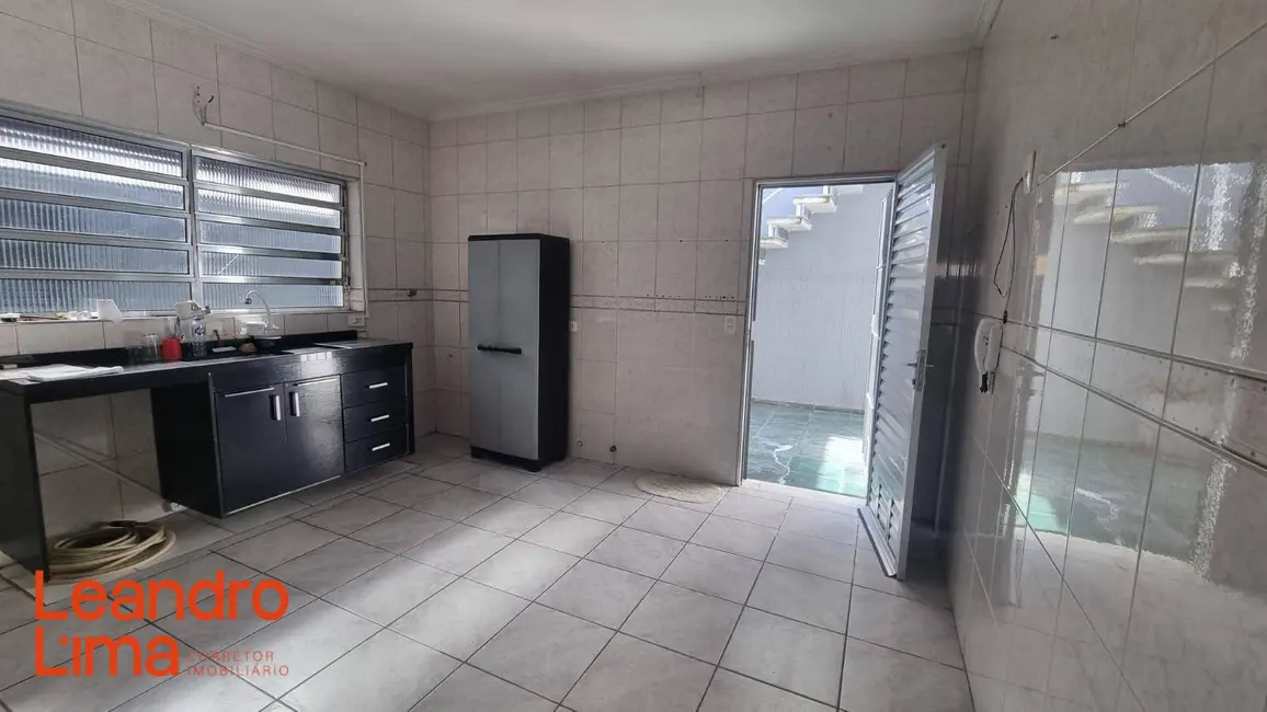 Foto 8 de Casa com 3 quartos para alugar, 170m2 em Cidade Maia, Guarulhos - SP