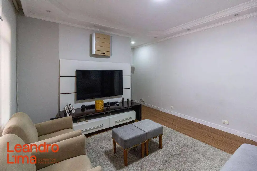 Foto 3 de Casa com 2 quartos para alugar, 270m2 em Vila Galvão, Guarulhos - SP