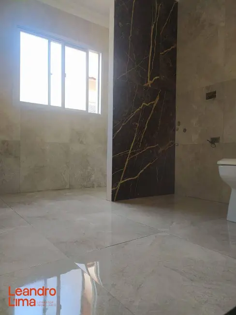 Casa com 3 quartos à venda em Vila São João Batista, Guarulhos - SP - imagem 2 Foto 2 de Casa com 3 quartos à venda em Vila São João Batista, Guarulhos - SP