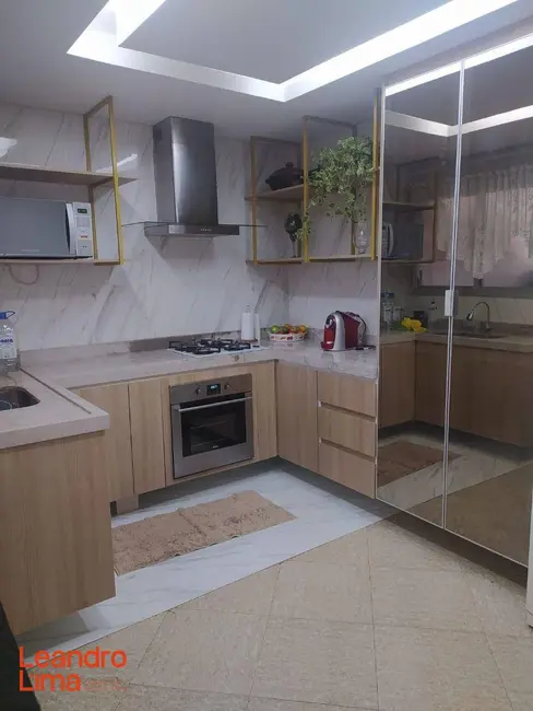 Casa com 3 quartos à venda em Vila São João Batista, Guarulhos - SP - imagem 1 Foto 1 de Casa com 3 quartos à venda em Vila São João Batista, Guarulhos - SP