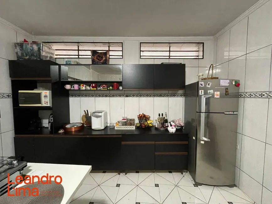 Casa com 2 quartos para alugar, 150m2 em Jardim Munhoz, Guarulhos - SP - imagem 2 Foto 2 de Casa com 2 quartos para alugar, 150m2 em Jardim Munhoz, Guarulhos - SP