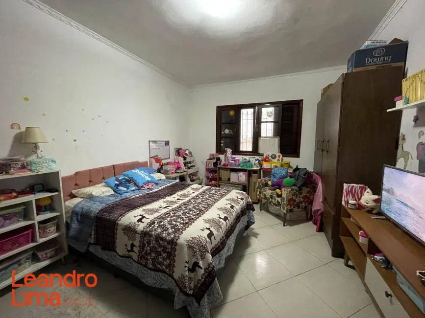 Casa com 2 quartos para alugar, 150m2 em Jardim Munhoz, Guarulhos - SP - imagem 8 Foto 8 de Casa com 2 quartos para alugar, 150m2 em Jardim Munhoz, Guarulhos - SP