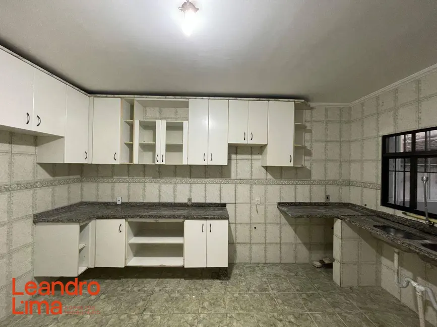 Foto 7 de Casa com 3 quartos para alugar, 125m2 em Jardim Rosa de Franca, Guarulhos - SP