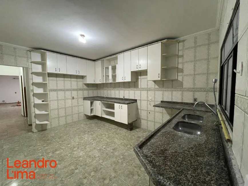 Foto 9 de Casa com 3 quartos para alugar, 125m2 em Jardim Rosa de Franca, Guarulhos - SP