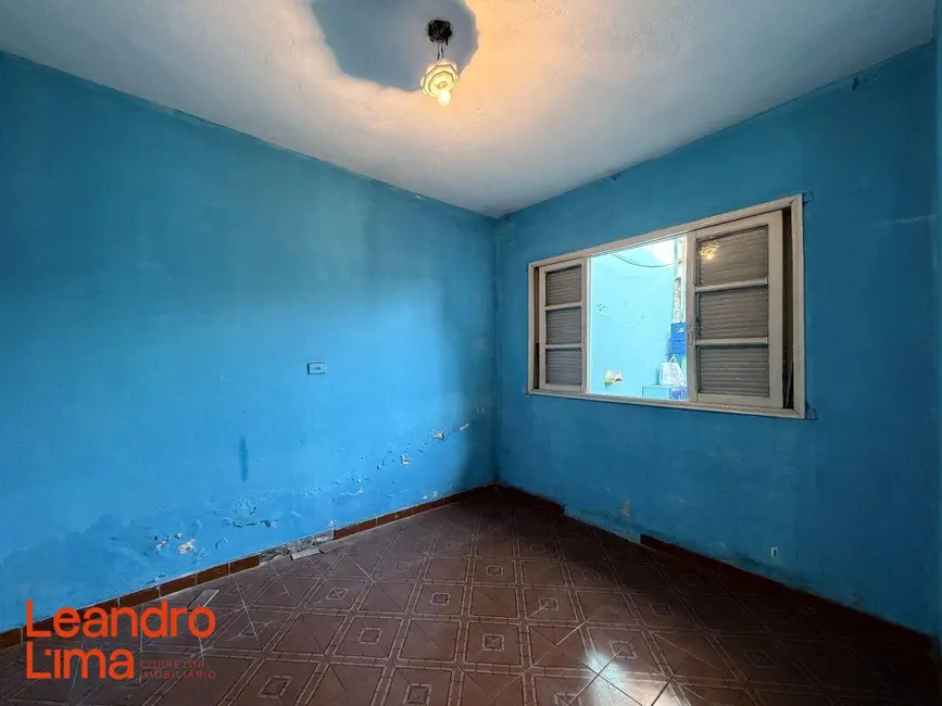 Casa com 2 quartos à venda, 186m2 em Jardim Divinolândia, Guarulhos - SP - imagem 2 Foto 2 de Casa com 2 quartos à venda, 186m2 em Jardim Divinolândia, Guarulhos - SP