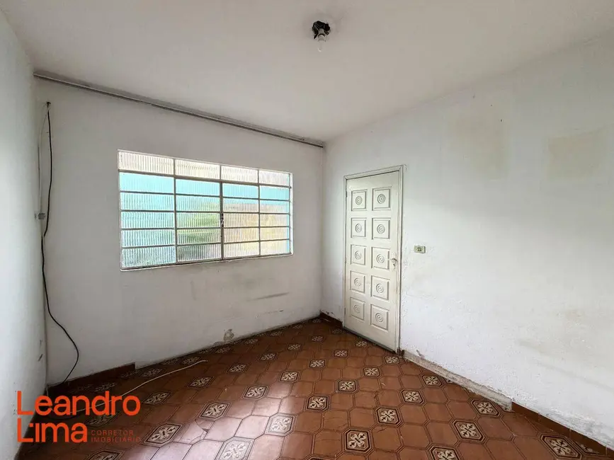 Casa com 2 quartos à venda, 186m2 em Jardim Divinolândia, Guarulhos - SP - imagem 4 Foto 4 de Casa com 2 quartos à venda, 186m2 em Jardim Divinolândia, Guarulhos - SP