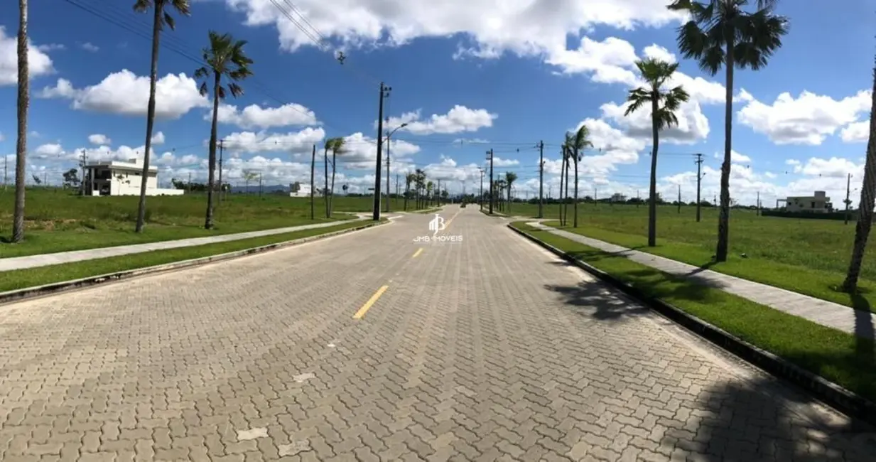 Foto 2 de Terreno / Lote à venda, 351m2 em Eusebio - CE
