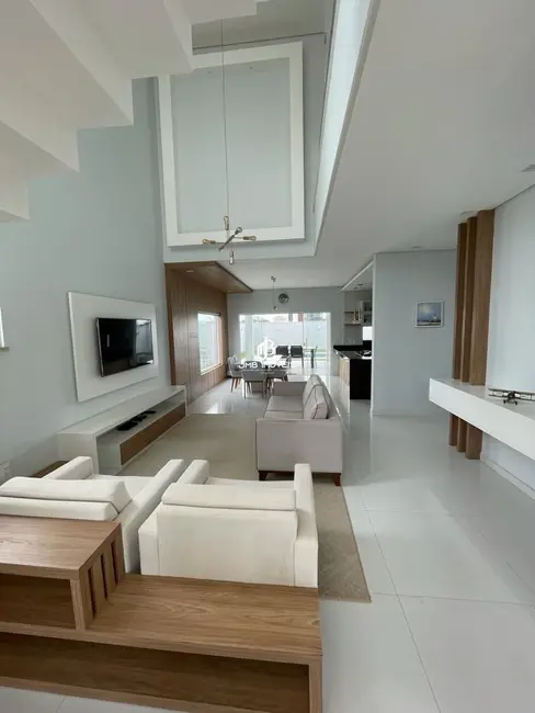 Foto 3 de Casa de Condomínio com 4 quartos à venda, 244m2 em Eusebio - CE