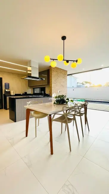 Foto 2 de Casa de Condomínio com 5 quartos à venda, 260m2 em Eusebio - CE