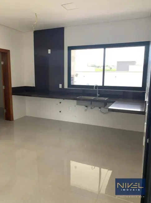 Sobrado com 4 quartos à venda, 405m2 em Jardins Valência, Goiania - GO - imagem 5 Foto 5 de Sobrado com 4 quartos à venda, 405m2 em Jardins Valência, Goiania - GO