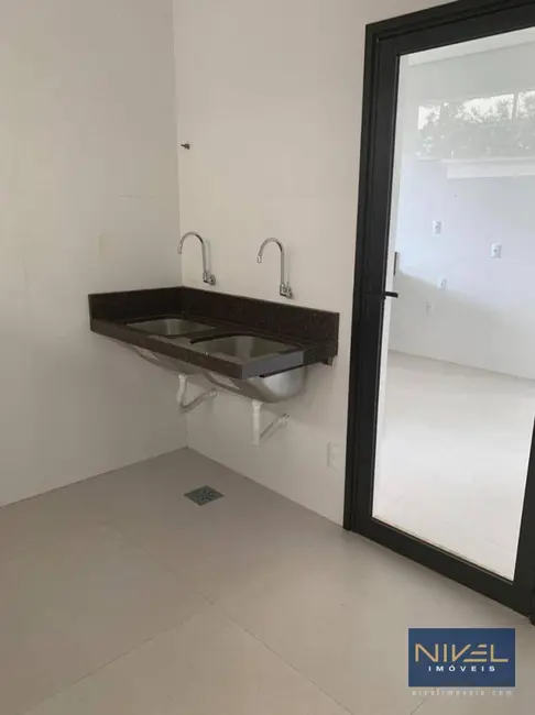 Sobrado com 4 quartos à venda, 405m2 em Jardins Valência, Goiania - GO - imagem 4 Foto 4 de Sobrado com 4 quartos à venda, 405m2 em Jardins Valência, Goiania - GO