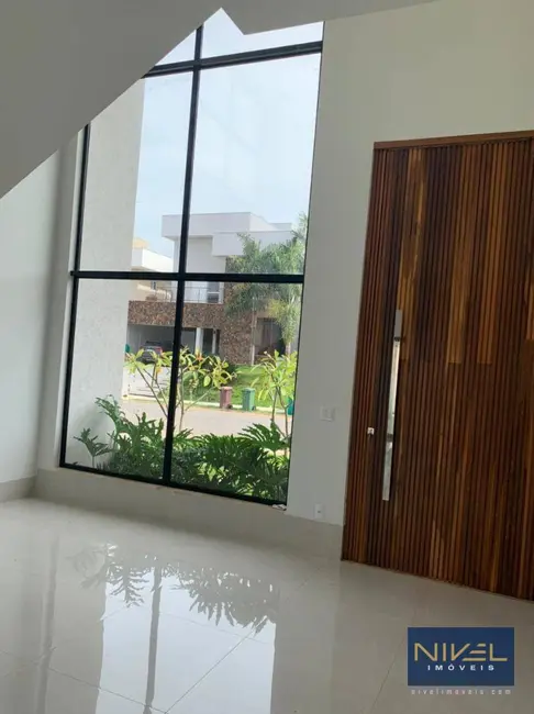 Sobrado com 4 quartos à venda, 405m2 em Jardins Valência, Goiania - GO - imagem 3 Foto 3 de Sobrado com 4 quartos à venda, 405m2 em Jardins Valência, Goiania - GO