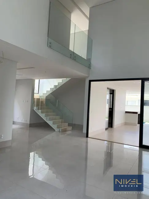 Foto 3 de Sobrado com 4 quartos à venda, 405m2 em Jardins Valência, Goiania - GO