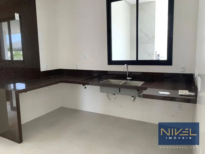 Foto 4 de Sobrado com 4 quartos à venda, 405m2 em Jardins Valência, Goiania - GO