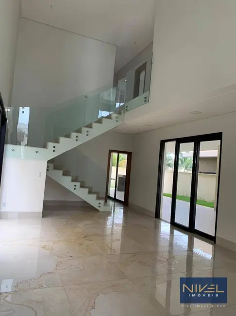 Foto 3 de Sobrado com 4 quartos à venda, 405m2 em Jardins Valência, Goiania - GO