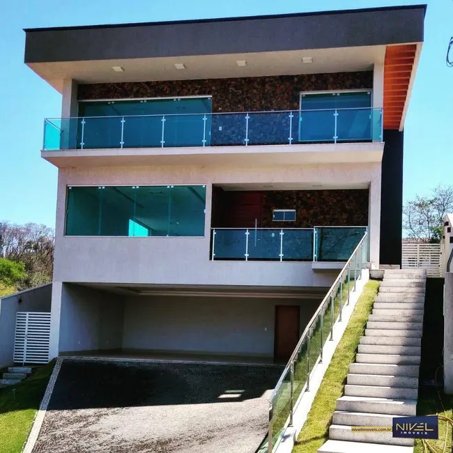 Foto 2 de Sobrado com 3 quartos à venda, 578m2 em Condomínio do Lago, Goiania - GO