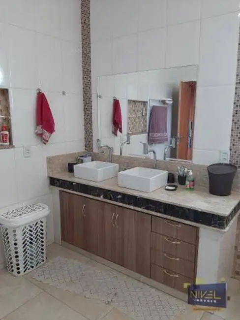 Foto 6 de Sobrado com 4 quartos à venda, 630m2 em Vila Osvaldo Rosa, Goiania - GO