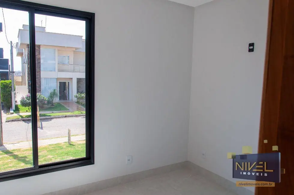 Foto 4 de Casa de Condomínio com 4 quartos à venda, 360m2 em Senador Canedo - GO