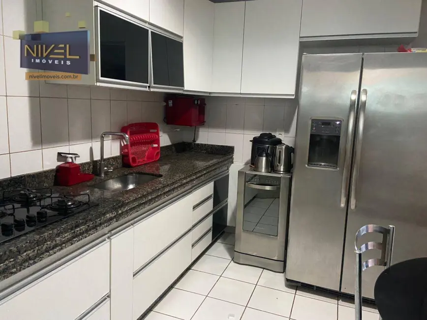 Foto 4 de Sobrado com 3 quartos à venda, 190m2 em Jardim Goiás, Goiania - GO