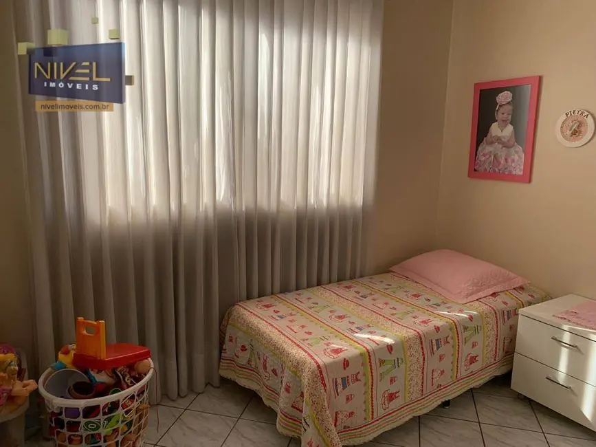 Foto 12 de Sobrado com 4 quartos à venda, 153m2 em Jardim América, Goiania - GO