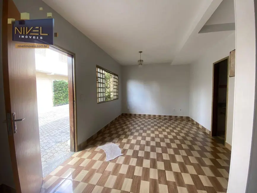 Sobrado com 3 quartos à venda, 250m2 em Parque Amazônia, Goiania - GO - imagem 3 Foto 3 de Sobrado com 3 quartos à venda, 250m2 em Parque Amazônia, Goiania - GO