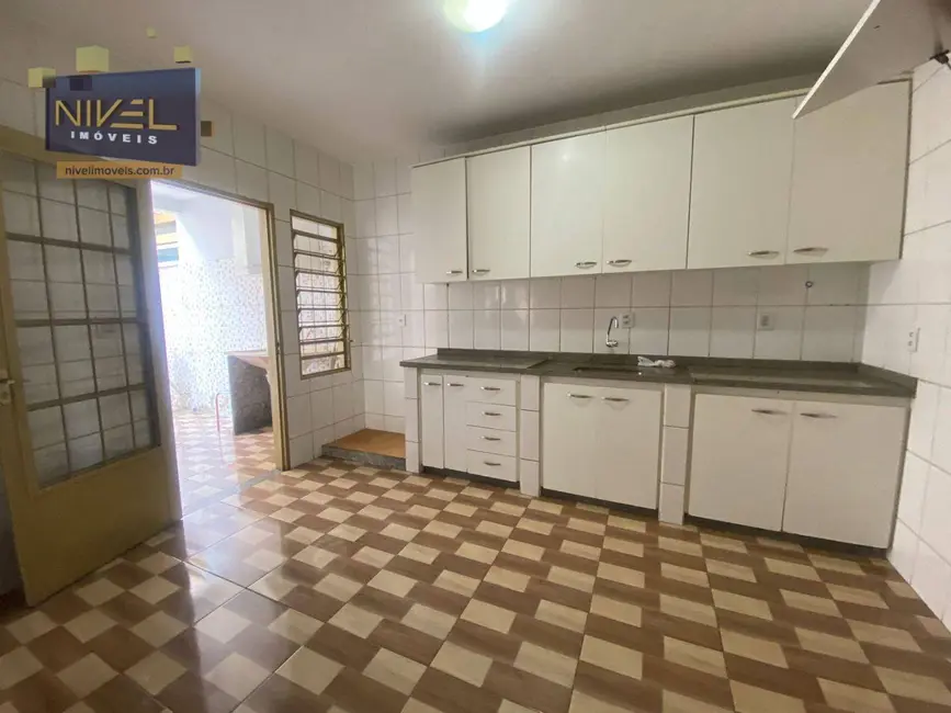 Sobrado com 3 quartos à venda, 250m2 em Parque Amazônia, Goiania - GO - imagem 4 Foto 4 de Sobrado com 3 quartos à venda, 250m2 em Parque Amazônia, Goiania - GO