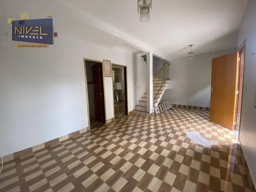 Sobrado com 3 quartos à venda, 250m2 em Parque Amazônia, Goiania - GO - imagem 5 Foto 5 de Sobrado com 3 quartos à venda, 250m2 em Parque Amazônia, Goiania - GO