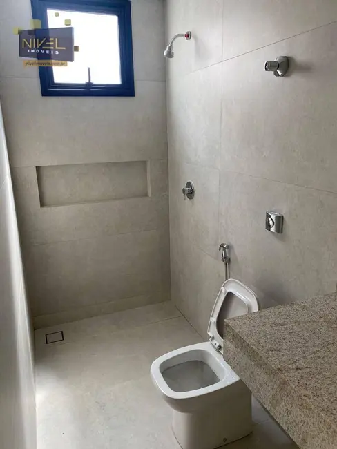 Casa de Condomínio com 3 quartos à venda, 660m2 em Residencial Goiânia Golfe Clube, Goiania - GO - imagem 5 Foto 5 de Casa de Condomínio com 3 quartos à venda, 660m2 em Residencial Goiânia Golfe Clube, Goiania - GO