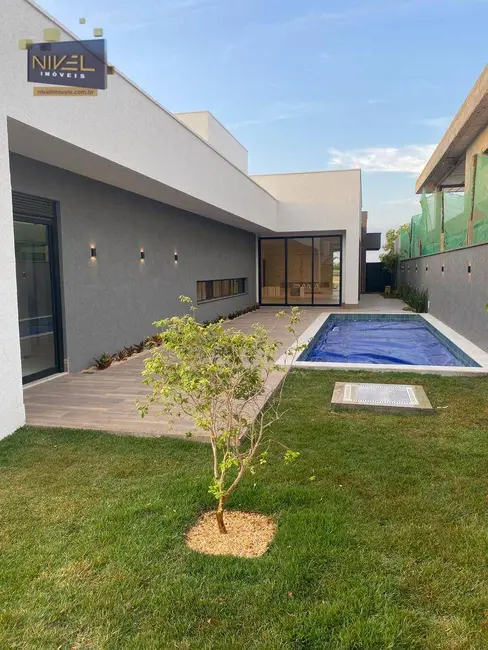 Foto 2 de Casa de Condomínio com 3 quartos à venda, 660m2 em Residencial Goiânia Golfe Clube, Goiania - GO