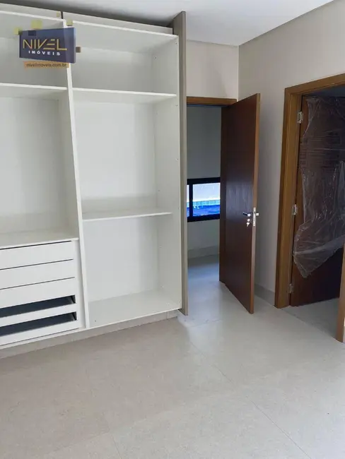 Casa de Condomínio com 3 quartos à venda, 660m2 em Residencial Goiânia Golfe Clube, Goiania - GO - imagem 9 Foto 9 de Casa de Condomínio com 3 quartos à venda, 660m2 em Residencial Goiânia Golfe Clube, Goiania - GO