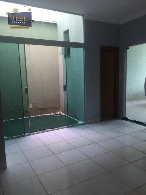 Foto 2 de Casa com 3 quartos à venda, 180m2 em Setor Três Marias, Goiania - GO