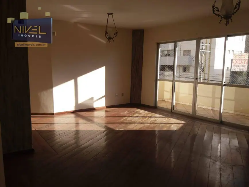 Foto 2 de Apartamento com 4 quartos à venda, 160m2 em Goiania - GO